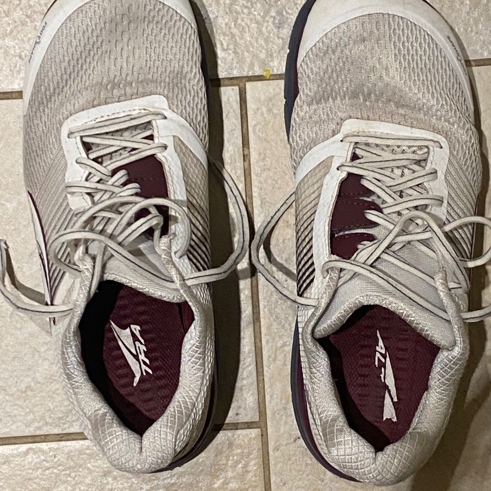 Women’s Altra provision 10 size 10